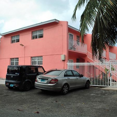 Tropical Hideaway Apartment Насау Екстериор снимка