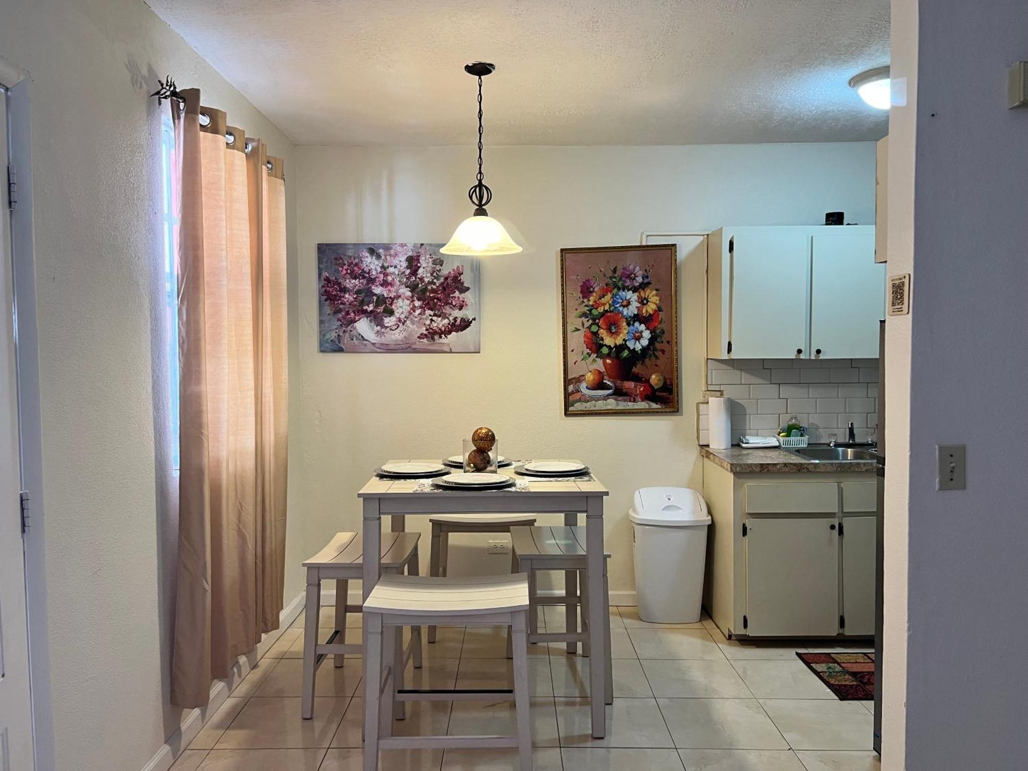 Tropical Hideaway Apartment Насау Екстериор снимка