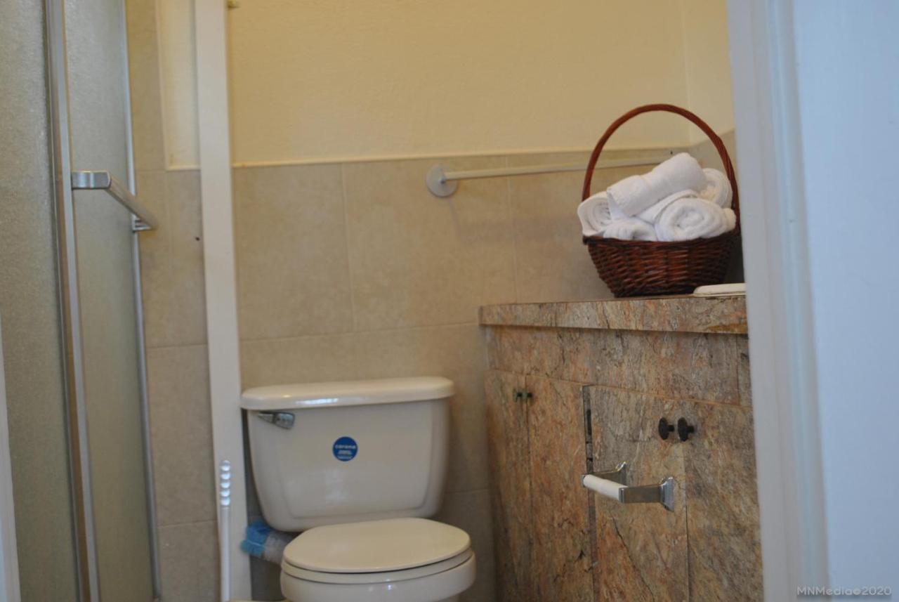 Tropical Hideaway Apartment Насау Екстериор снимка